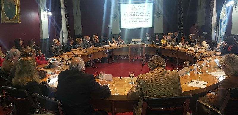 Mesa redonda de expositores