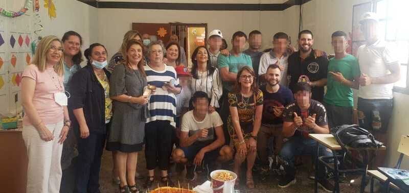 Directora Etcheverry, profesores, estudiantes