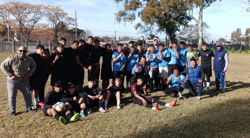 Jóvenes de Inisa y cuadro contrario