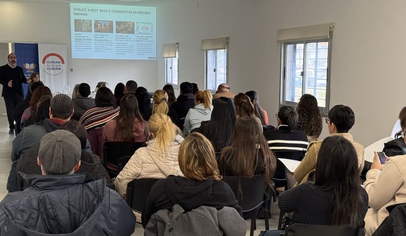 Funcionarios en el salón