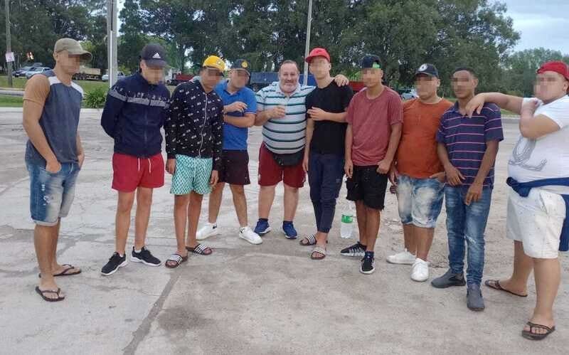 Jóvenes del Centro Desafío en el camping