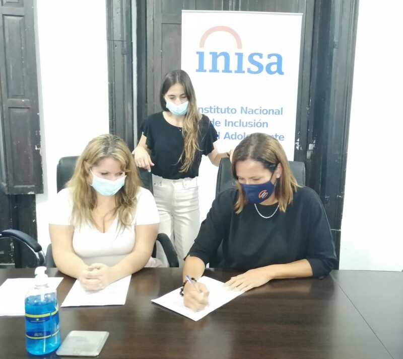 Presidente de Olivera firma convenio CVU-CLAYSS