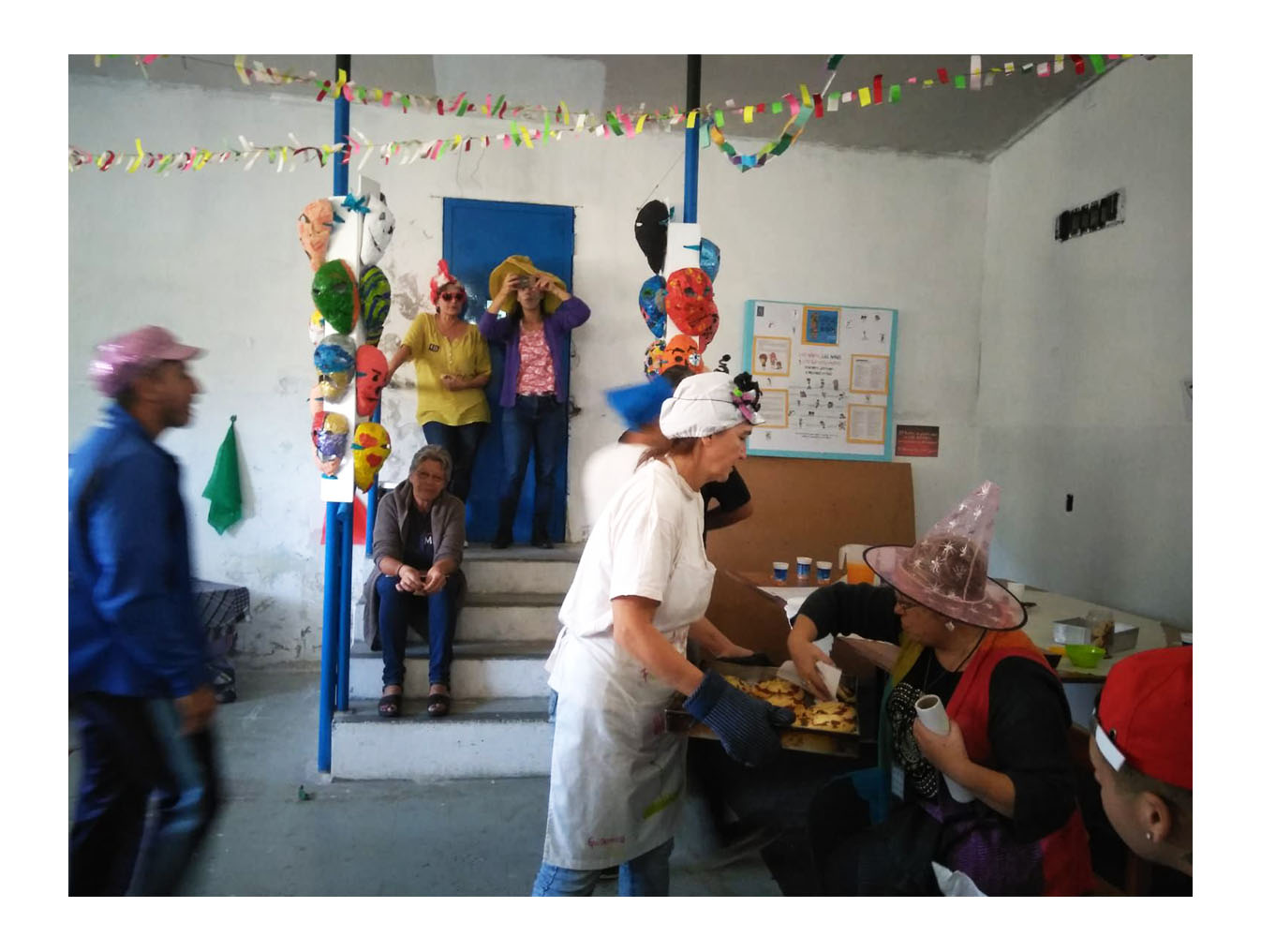 Salon con guirnaldas